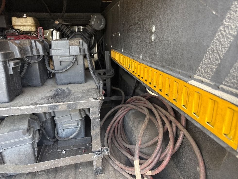 Pickup Truck-Light and Medium Duty Trucks-Chevrolet-2016-SILVERAD-City Of Industry-CA-86,232\n\t\tmiles-$ 43,605 - Image 12