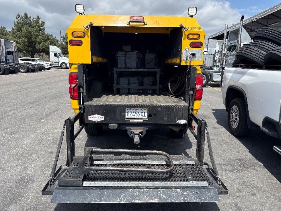 Pickup Truck-Light and Medium Duty Trucks-Chevrolet-2016-SILVERAD-City Of Industry-CA-86,232\n\t\tmiles-$ 43,605 - Image 9