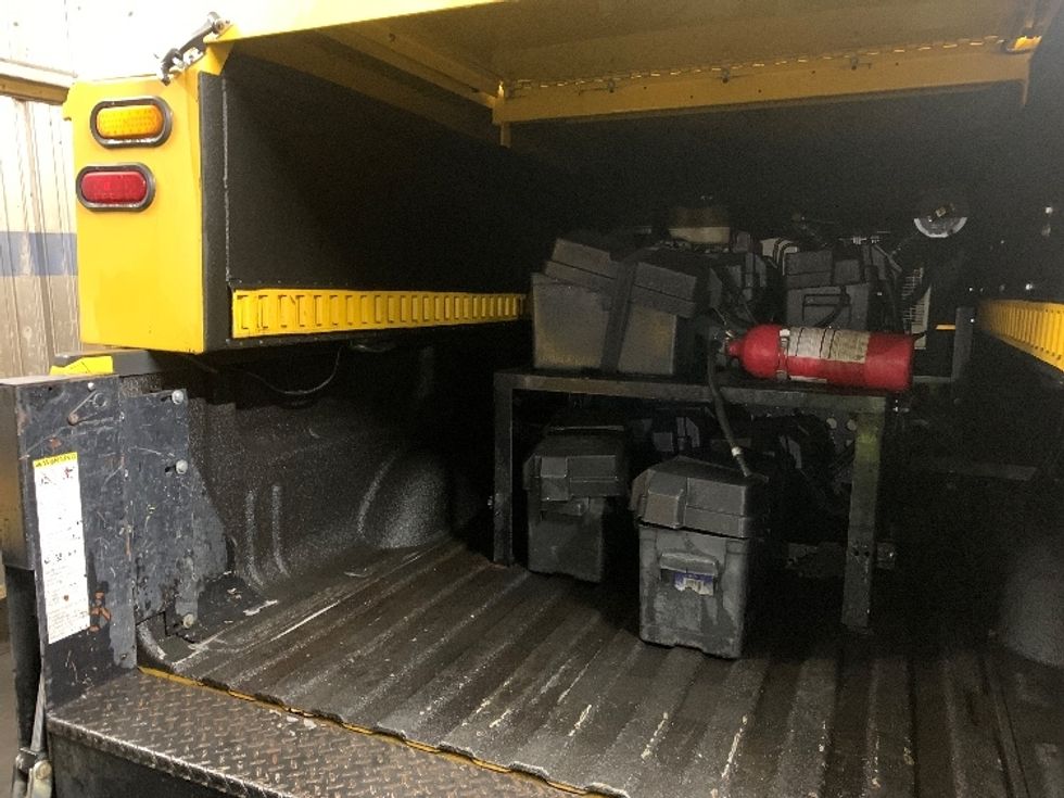 Pickup Truck-Light and Medium Duty Trucks-Chevrolet-2016-SILVERAD-City Of Industry-CA-86,334\n\t\tmiles-$ 41,000 - Image 11