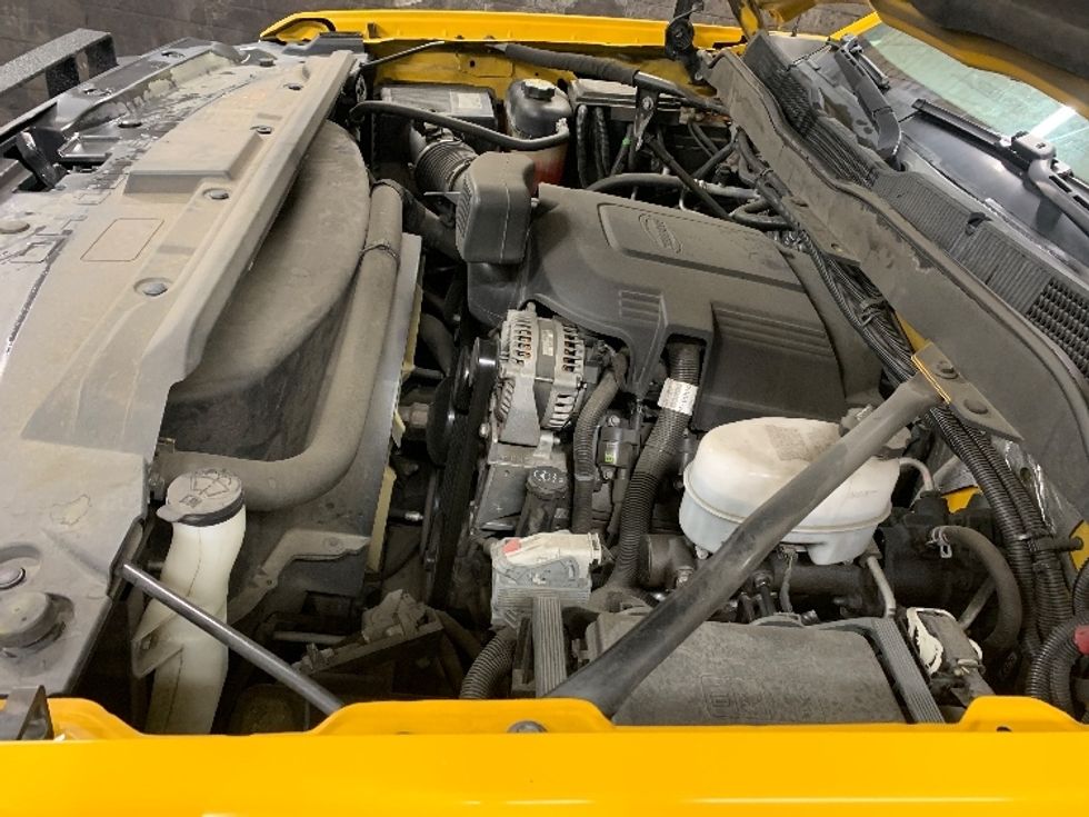 Pickup Truck-Light and Medium Duty Trucks-Chevrolet-2016-SILVERAD-City Of Industry-CA-86,334\n\t\tmiles-$ 41,000 - Image 24