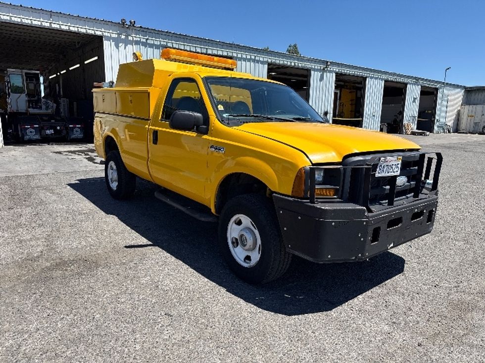 Pickup Truck-Light and Medium Duty Trucks-Ford-2006-F350-West Sacramento-CA-169,335\n\t\tmiles-$ 15,000 - Image 1