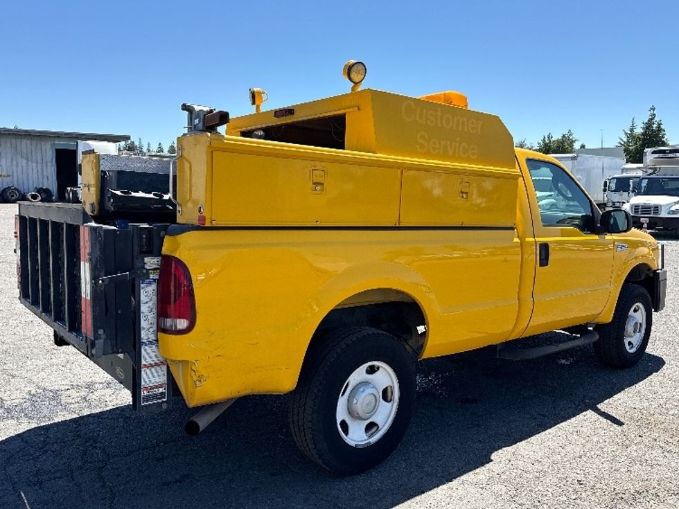 Pickup Truck-Light and Medium Duty Trucks-Ford-2006-F350-West Sacramento-CA-169,335\n\t\tmiles-$ 15,000 - Image 13