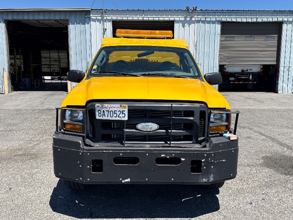 Pickup Truck-Light and Medium Duty Trucks-Ford-2006-F350-West Sacramento-CA-169,335\n\t\tmiles-$ 15,000 - Image 2