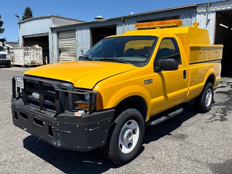 Pickup Truck-Light and Medium Duty Trucks-Ford-2006-F350-West Sacramento-CA-169,335\n\t\tmiles-$ 15,000 - Image 3