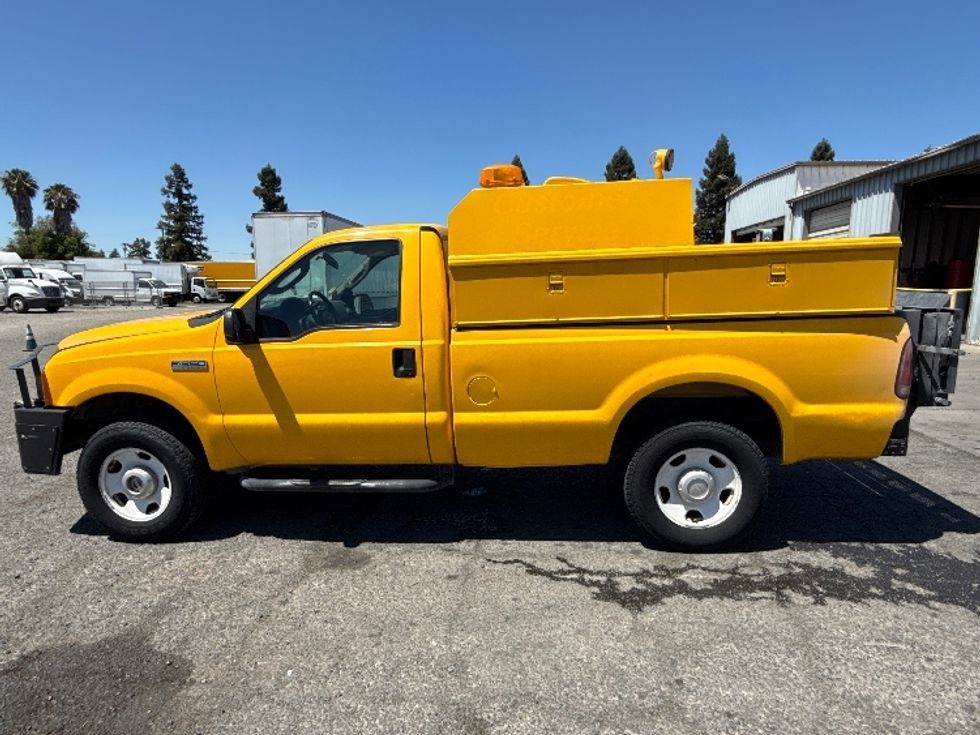 Pickup Truck-Light and Medium Duty Trucks-Ford-2006-F350-West Sacramento-CA-169,335\n\t\tmiles-$ 15,000 - Image 4