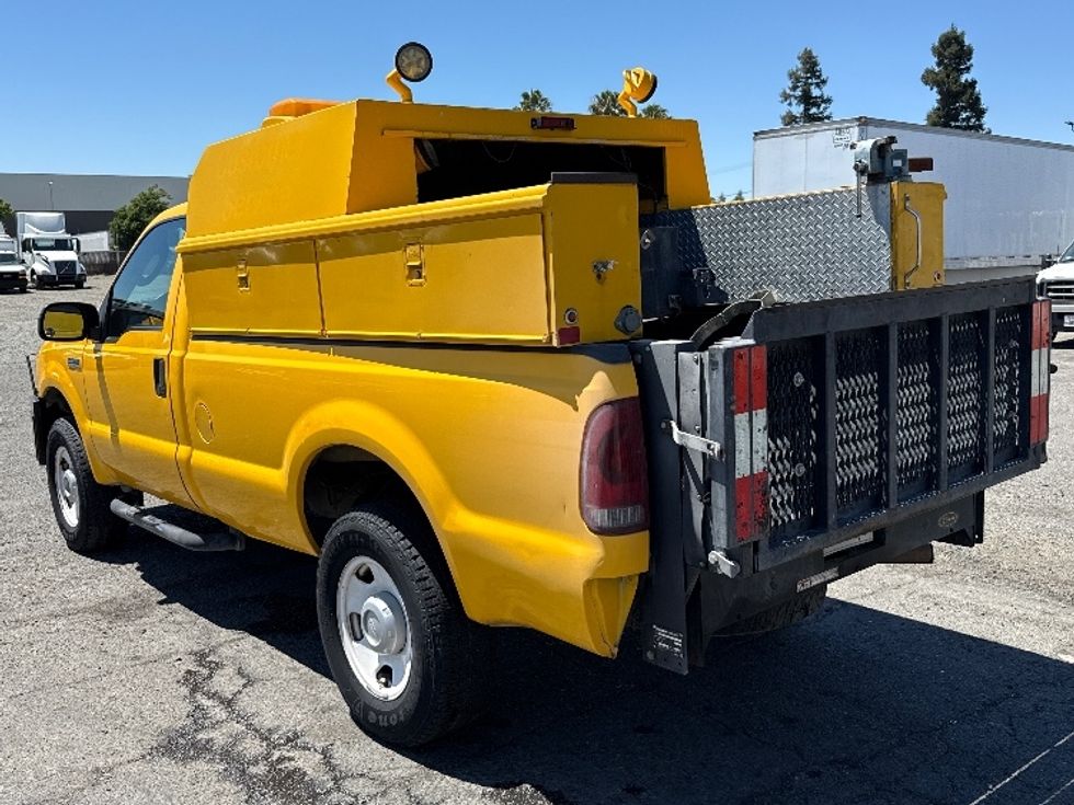 Pickup Truck-Light and Medium Duty Trucks-Ford-2006-F350-West Sacramento-CA-169,335\n\t\tmiles-$ 15,000 - Image 6