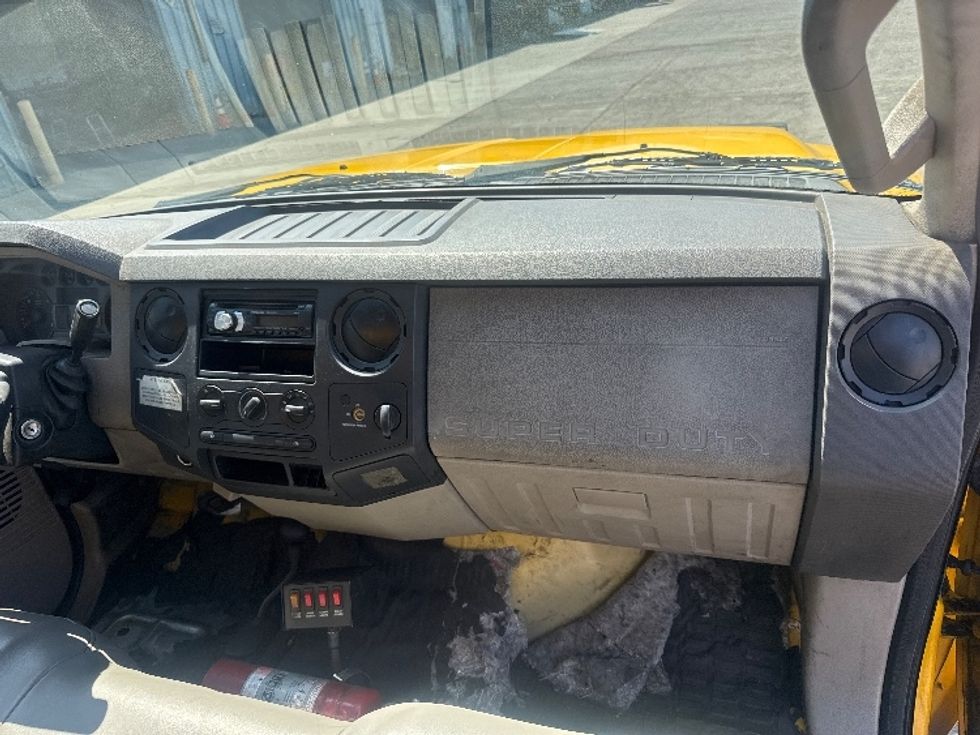 Pickup Truck-Light and Medium Duty Trucks-Ford-2008-F350-West Sacramento-CA-106,442\n\t\tmiles-$ 9,000 - Image 18