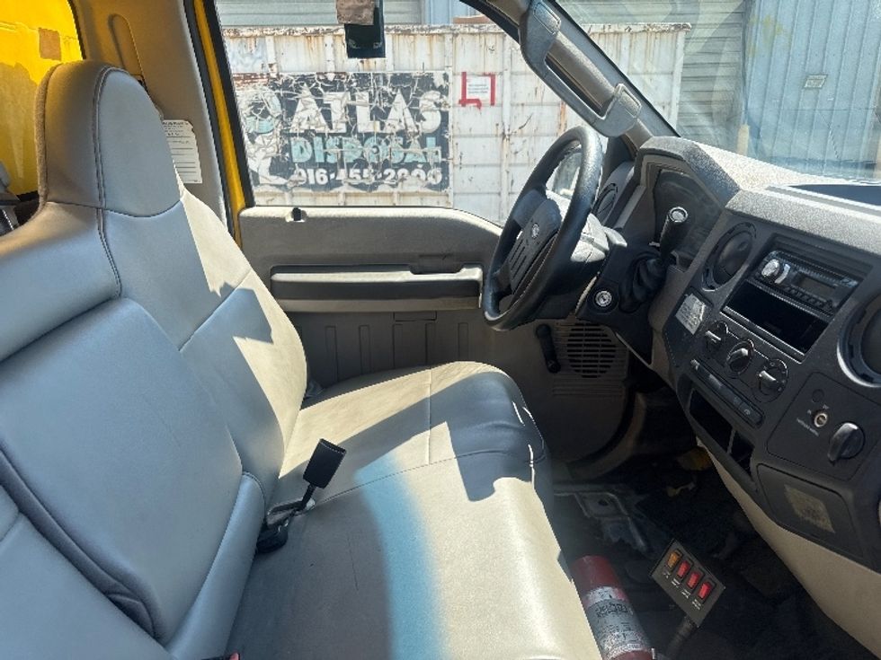 Pickup Truck-Light and Medium Duty Trucks-Ford-2008-F350-West Sacramento-CA-106,442\n\t\tmiles-$ 9,000 - Image 19