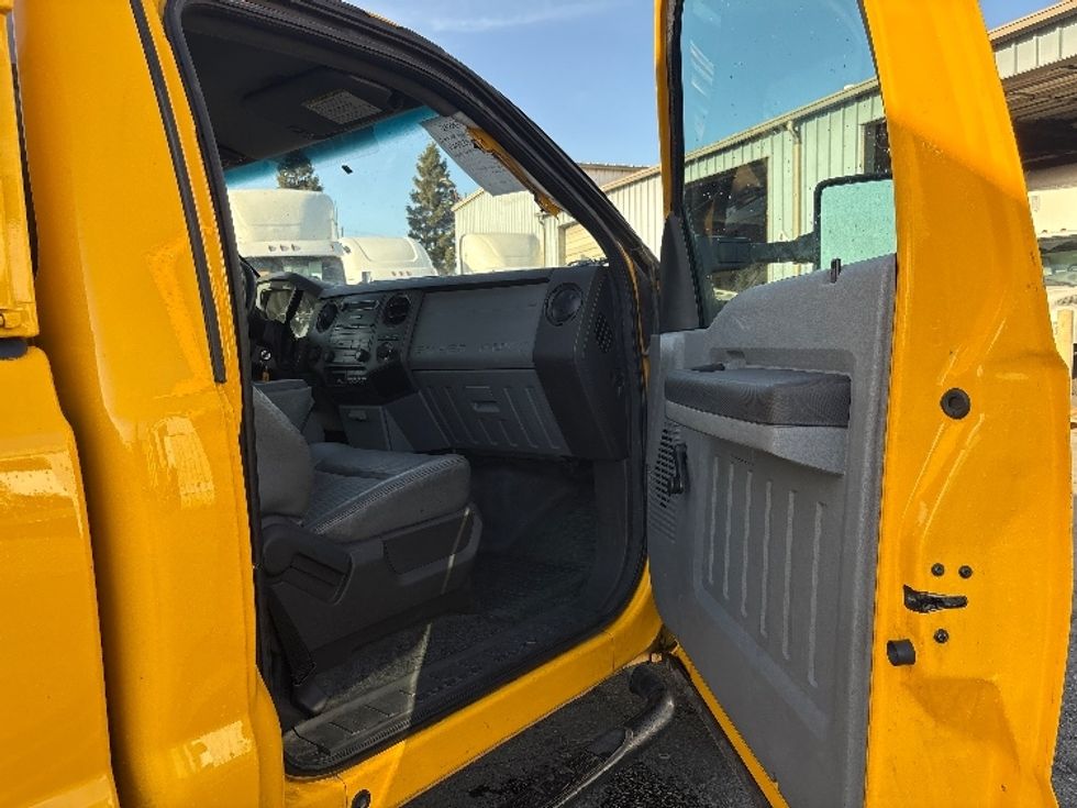 Pickup Truck-Light and Medium Duty Trucks-Ford-2012-F350-West Sacramento-CA-98,317\n\t\tmiles-$ 17,250 - Image 20