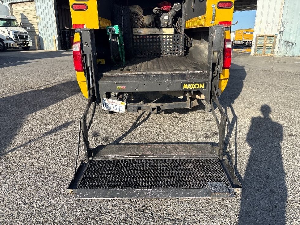 Pickup Truck-Light and Medium Duty Trucks-Ford-2012-F350-West Sacramento-CA-98,317\n\t\tmiles-$ 17,250 - Image 9