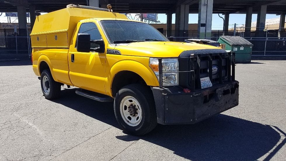 Pickup Truck-Light and Medium Duty Trucks-Ford-2013-F350-Seattle-WA-89,756\n\t\tmiles-$ 17,500 - Image 1