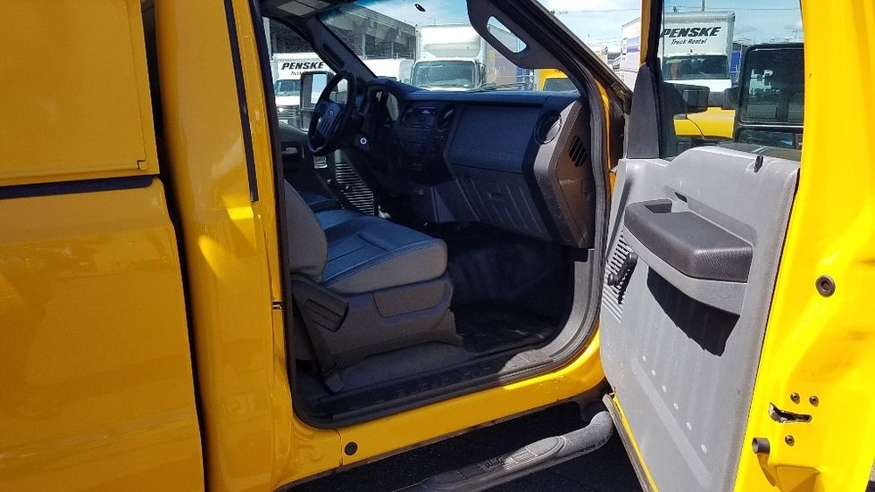Pickup Truck-Light and Medium Duty Trucks-Ford-2013-F350-Seattle-WA-89,756\n\t\tmiles-$ 17,500 - Image 20