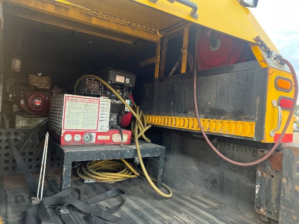 Pickup Truck-Light and Medium Duty Trucks-Ford-2015-F350-Allen Park-MI-80,071\n\t\tmiles-$ 17,000 - Image 12