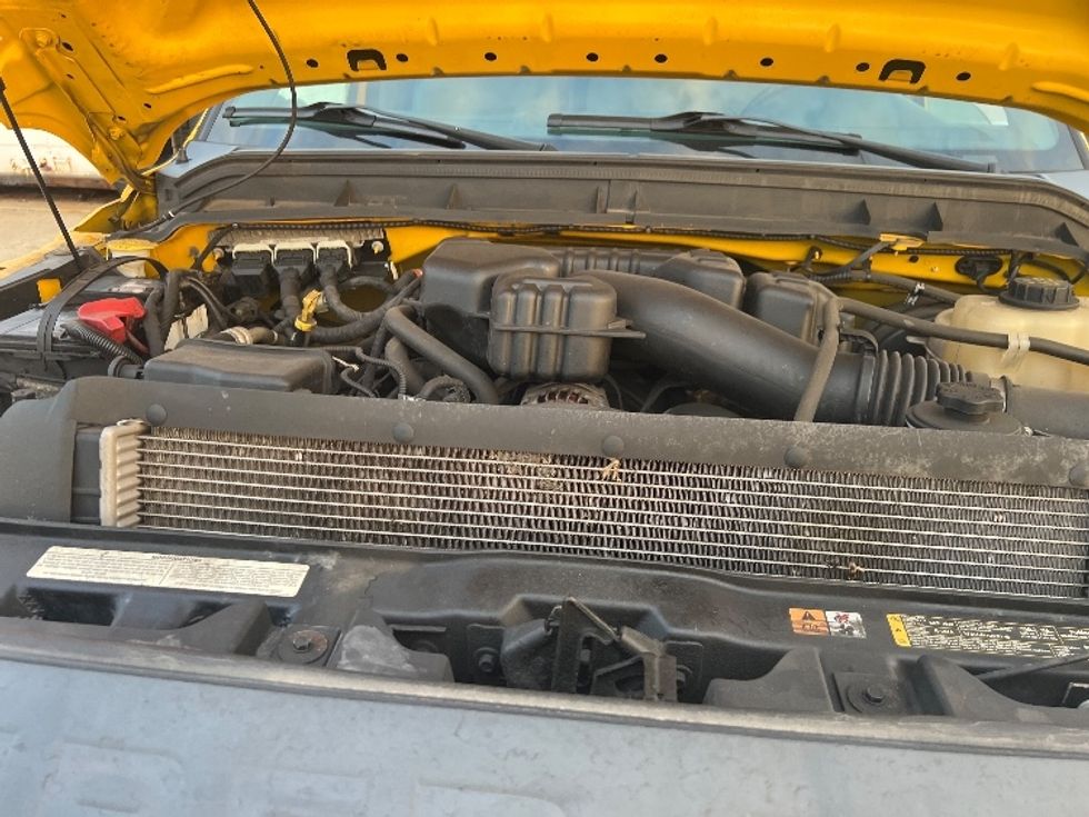 Pickup Truck-Light and Medium Duty Trucks-Ford-2015-F350-Allen Park-MI-80,071\n\t\tmiles-$ 17,000 - Image 25