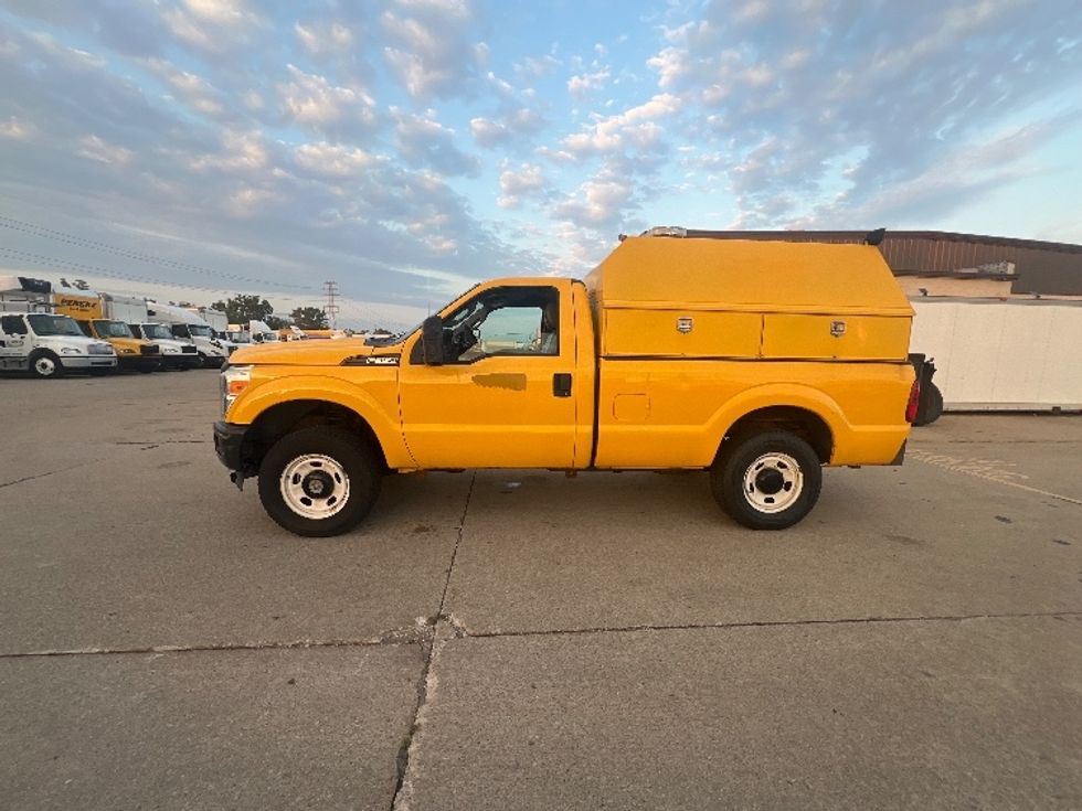 Pickup Truck-Light and Medium Duty Trucks-Ford-2015-F350-Allen Park-MI-80,071\n\t\tmiles-$ 17,000 - Image 4