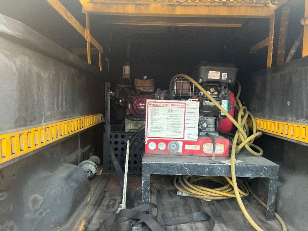 Pickup Truck-Light and Medium Duty Trucks-Ford-2015-F350-Allen Park-MI-80,071\n\t\tmiles-$ 17,000 - Image 8