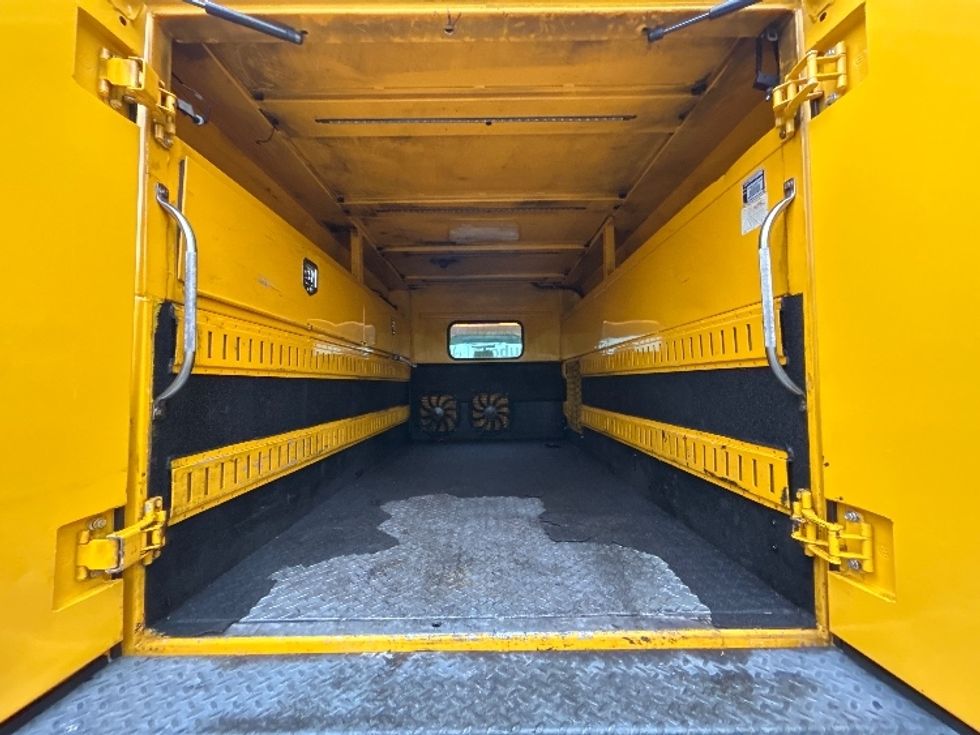 Pickup Truck-Light and Medium Duty Trucks-Ford-2015-F350-Allentown-PA-105,157\n\t\tmiles-$ 43,250 - Image 10