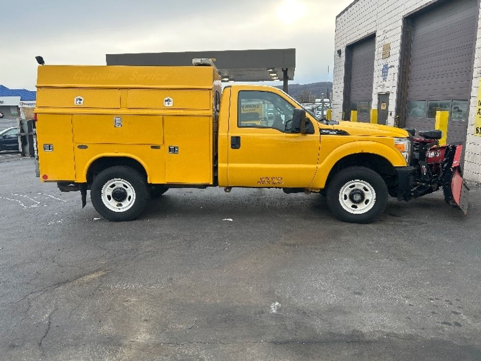 Pickup Truck-Light and Medium Duty Trucks-Ford-2015-F350-Allentown-PA-105,157\n\t\tmiles-$ 43,250 - Image 15