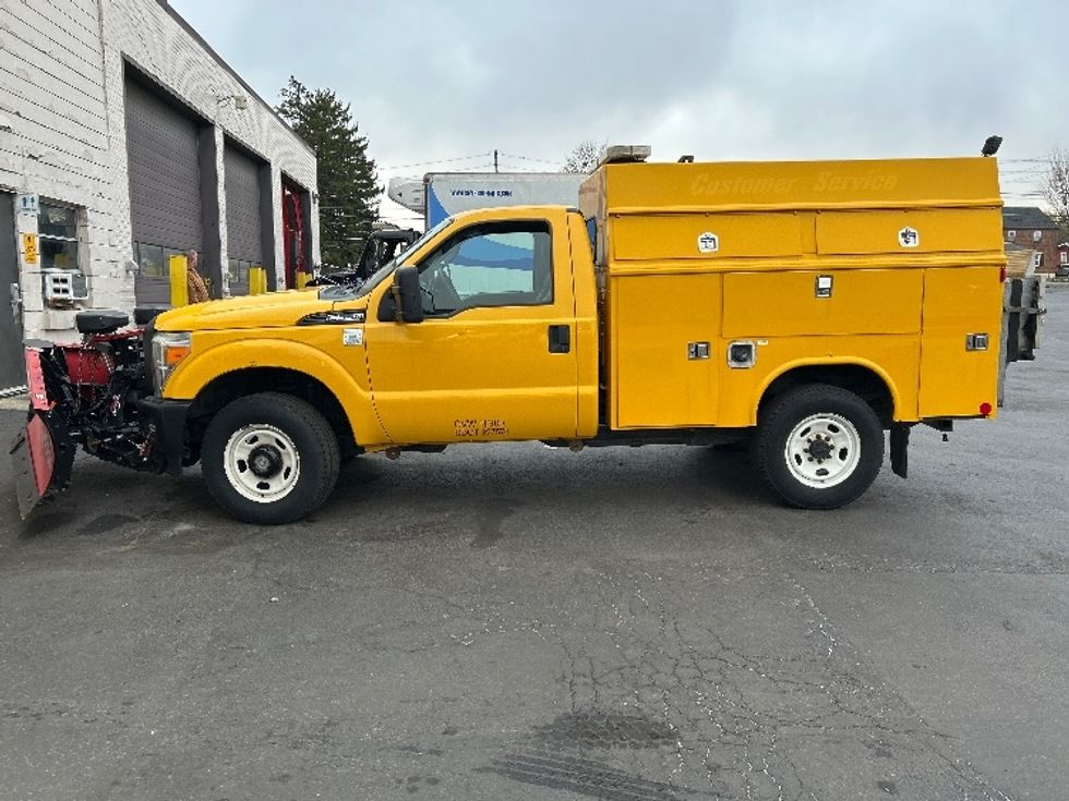 Pickup Truck-Light and Medium Duty Trucks-Ford-2015-F350-Allentown-PA-105,157\n\t\tmiles-$ 43,250 - Image 4