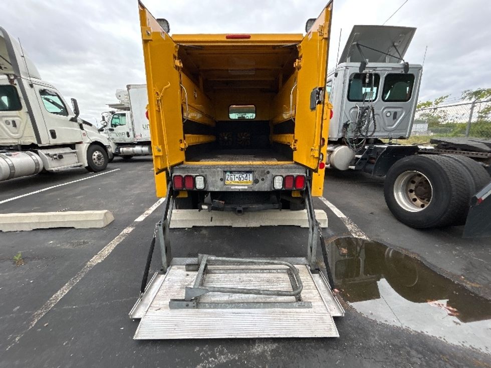 Pickup Truck-Light and Medium Duty Trucks-Ford-2015-F350-Allentown-PA-105,157\n\t\tmiles-$ 43,250 - Image 9