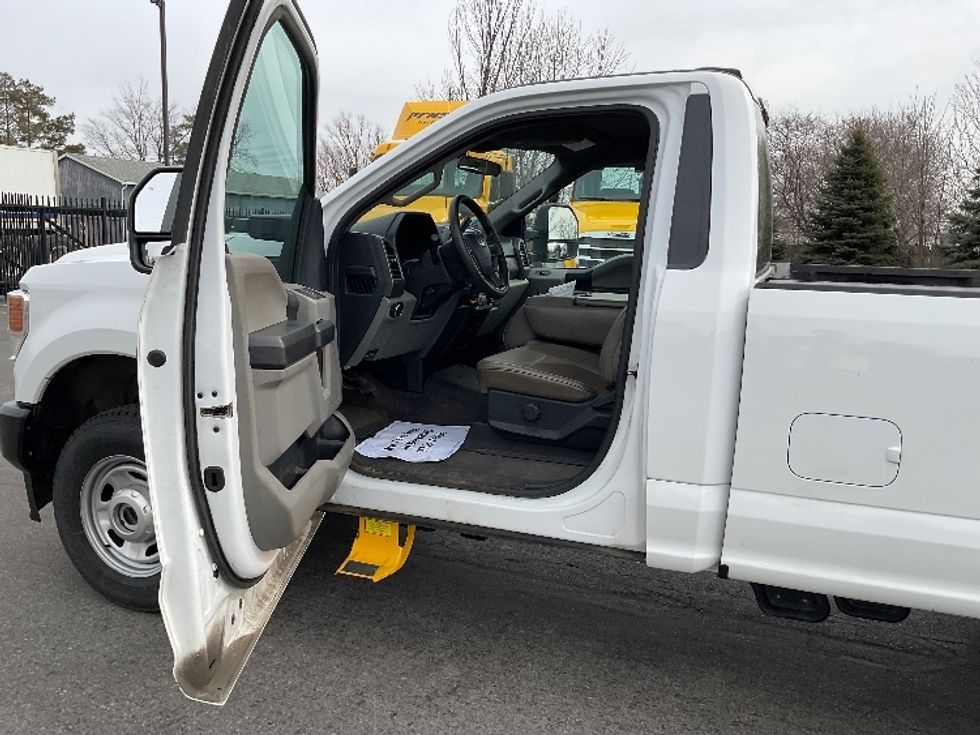 Pickup Truck-Light and Medium Duty Trucks-Ford-2020-F250-Fredonia-NY-136,455\n\t\tmiles-$ 31,500 - Image 16