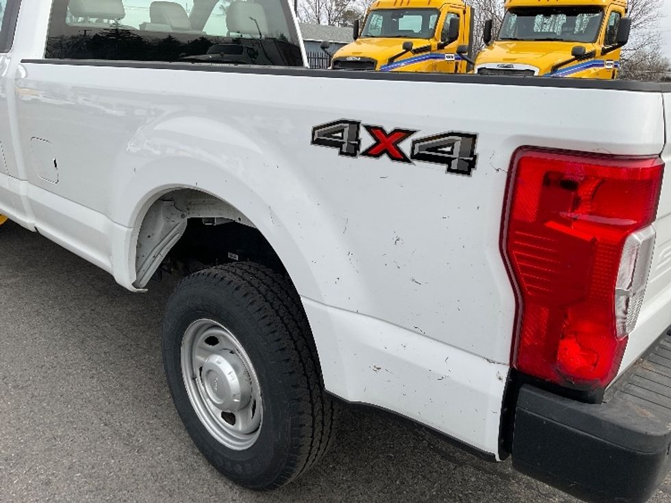 Pickup Truck-Light and Medium Duty Trucks-Ford-2020-F250-Fredonia-NY-136,455\n\t\tmiles-$ 31,500 - Image 27