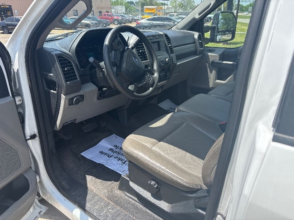 Pickup Truck-Light and Medium Duty Trucks-Ford-2020-F250-Houston-TX-139,375\n\t\tmiles-$ 32,000 - Image 12