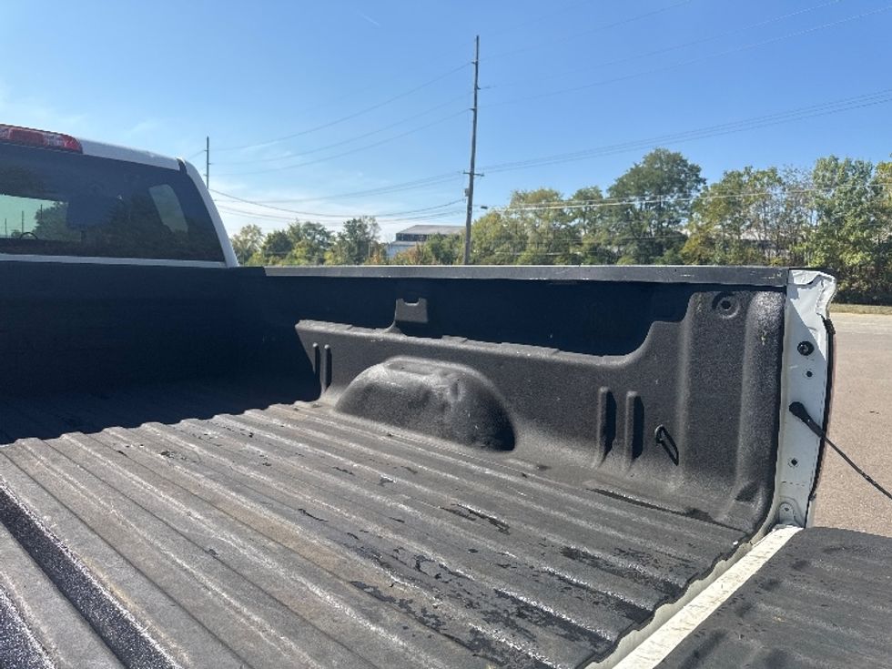 Pickup Truck-Light and Medium Duty Trucks-GMC-2019-SIERRA-Elmira-NY-15,227\n\t\tmiles-$ 42,800 - Image 11