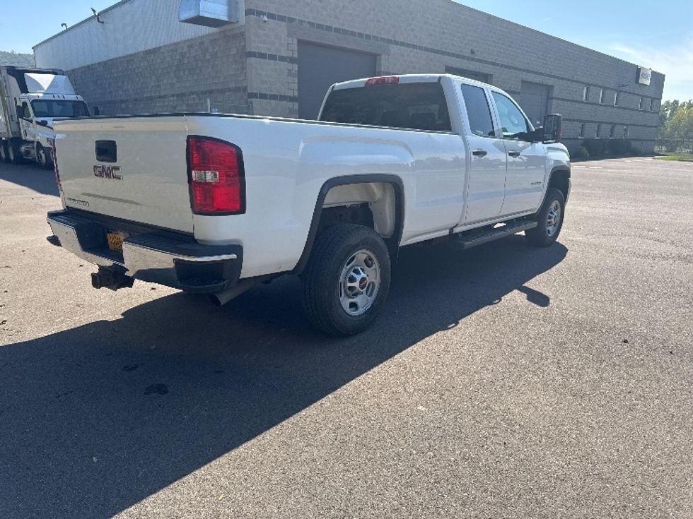 Pickup Truck-Light and Medium Duty Trucks-GMC-2019-SIERRA-Elmira-NY-15,227\n\t\tmiles-$ 42,800 - Image 13