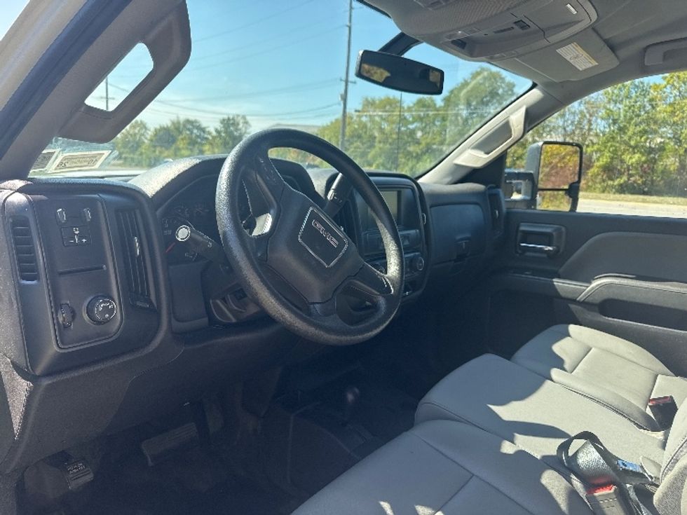 Pickup Truck-Light and Medium Duty Trucks-GMC-2019-SIERRA-Elmira-NY-15,227\n\t\tmiles-$ 42,800 - Image 16