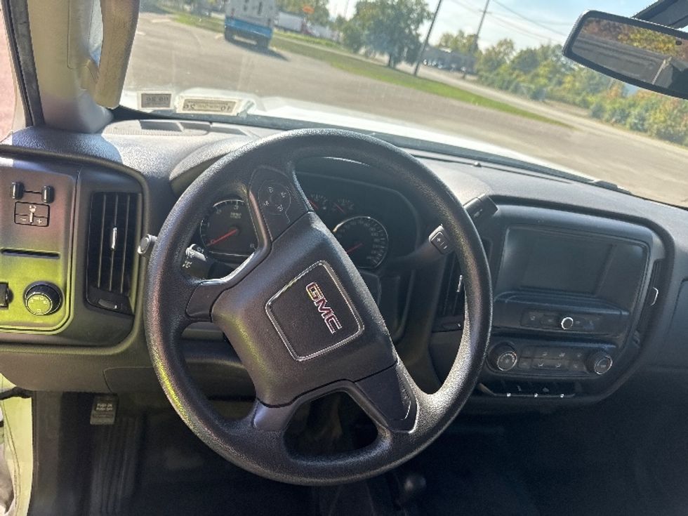 Pickup Truck-Light and Medium Duty Trucks-GMC-2019-SIERRA-Elmira-NY-15,227\n\t\tmiles-$ 42,800 - Image 17