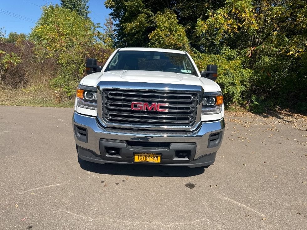 Pickup Truck-Light and Medium Duty Trucks-GMC-2019-SIERRA-Elmira-NY-15,227\n\t\tmiles-$ 42,800 - Image 2