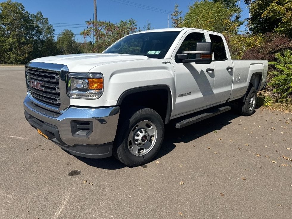 Pickup Truck-Light and Medium Duty Trucks-GMC-2019-SIERRA-Elmira-NY-15,227\n\t\tmiles-$ 42,800 - Image 3