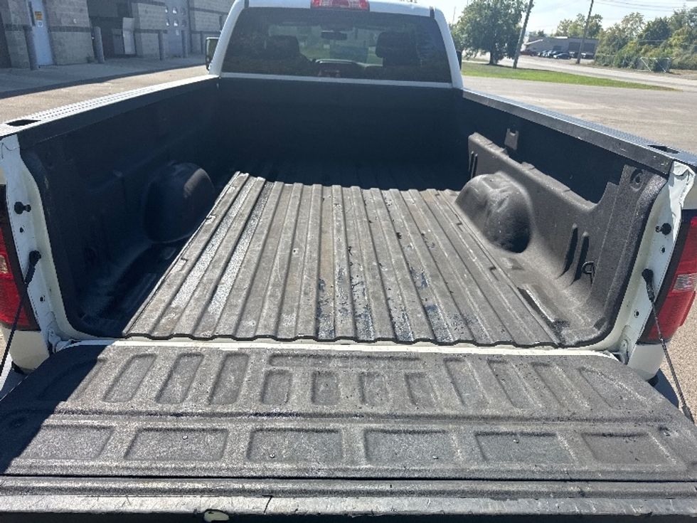 Pickup Truck-Light and Medium Duty Trucks-GMC-2019-SIERRA-Elmira-NY-15,227\n\t\tmiles-$ 42,800 - Image 9