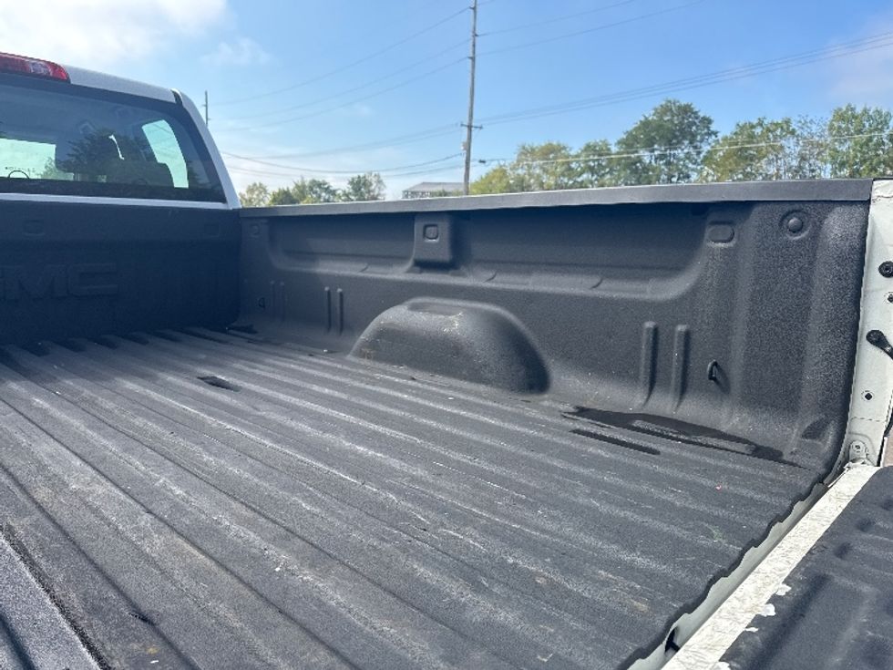 Pickup Truck-Light and Medium Duty Trucks-GMC-2019-SIERRA-Elmira-NY-29,244\n\t\tmiles-$ 33,750 - Image 11