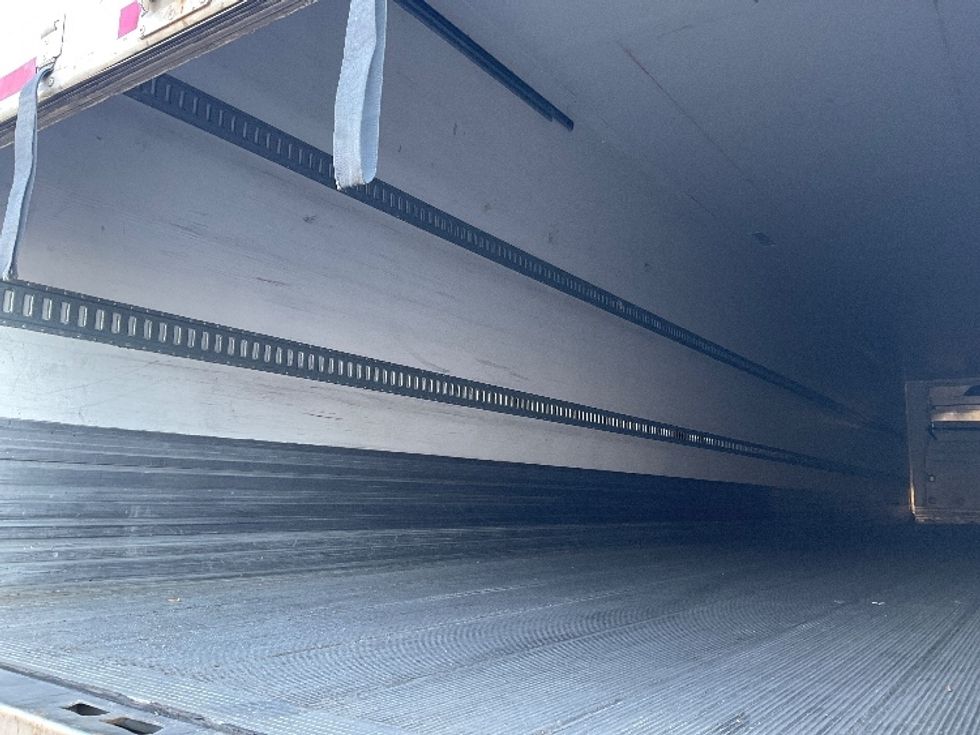 Refrigerated Trailer-Semi Trailers-CIMC VEHICLES GROUP-2015-Trailer-Kent-WA-651,818\n\t\tmiles-$ 28,250 - Image 8