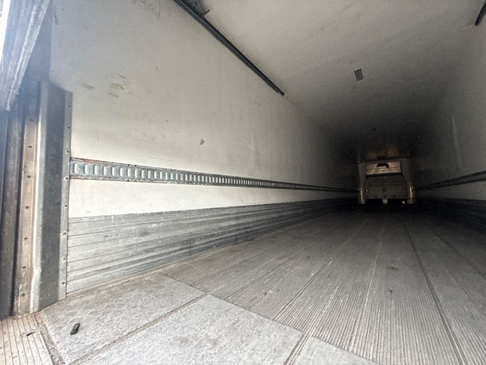 Refrigerated Trailer-Semi Trailers-CIMC VEHICLES GROUP-2016-Trailer-Milwaukee-WI-202,388\n\t\tmiles-$ 30,250 - Image 9