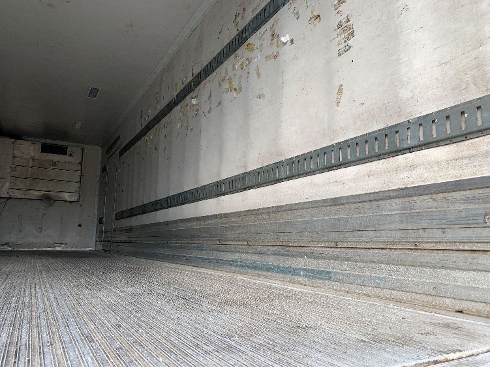Refrigerated Trailer-Semi Trailers-Great Dane-2016-Trailer-Norton-MA-302,555\n\t\tmiles-$ 19,000 - Image 10