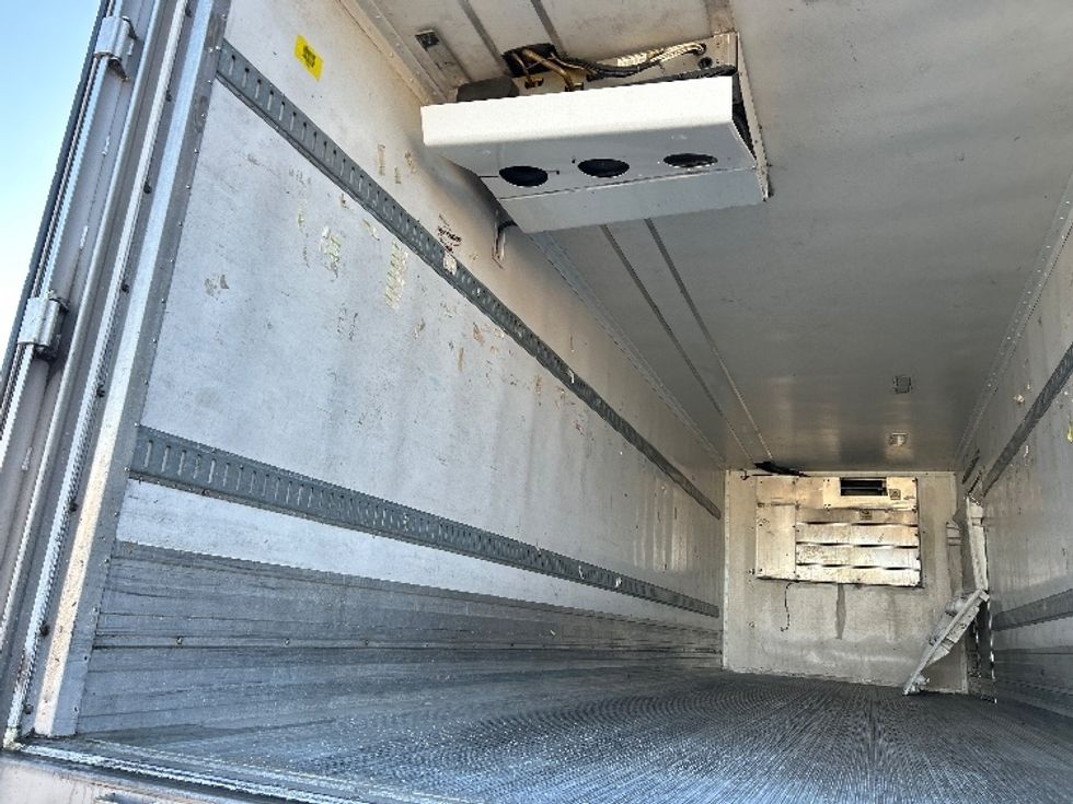 Refrigerated Trailer-Semi Trailers-Great Dane-2016-Trailer-Norton-MA-987,778\n\t\tmiles-$ 14,500 - Image 9