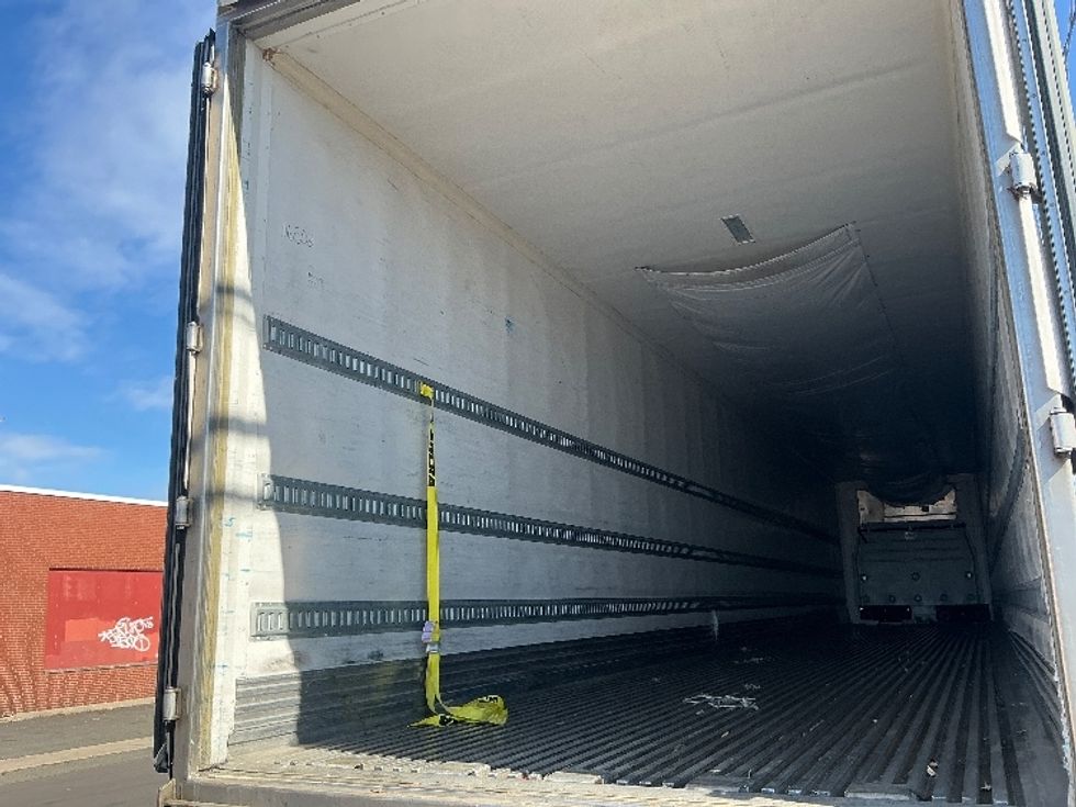 Refrigerated Trailer-Semi Trailers-Hyundai-2015-Trailer-Chicopee-MA-305,123\n\t\tmiles-$ 23,000 - Image 9