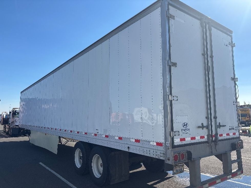 Refrigerated Trailer-Semi Trailers-Hyundai-2017-Trailer-Everett-WA-464,289\n\t\tmiles-$ 30,500 - Image 3