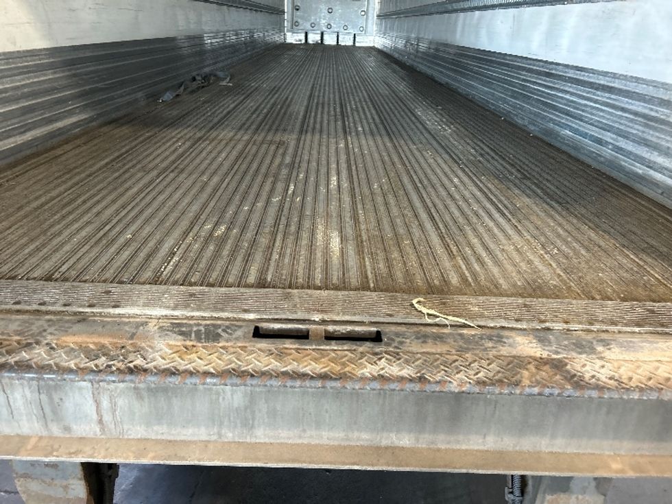 Refrigerated Trailer-Semi Trailers-Utility-2014-Trailer-Omaha-NE-877,997\n\t\tmiles-$ 17,750 - Image 7