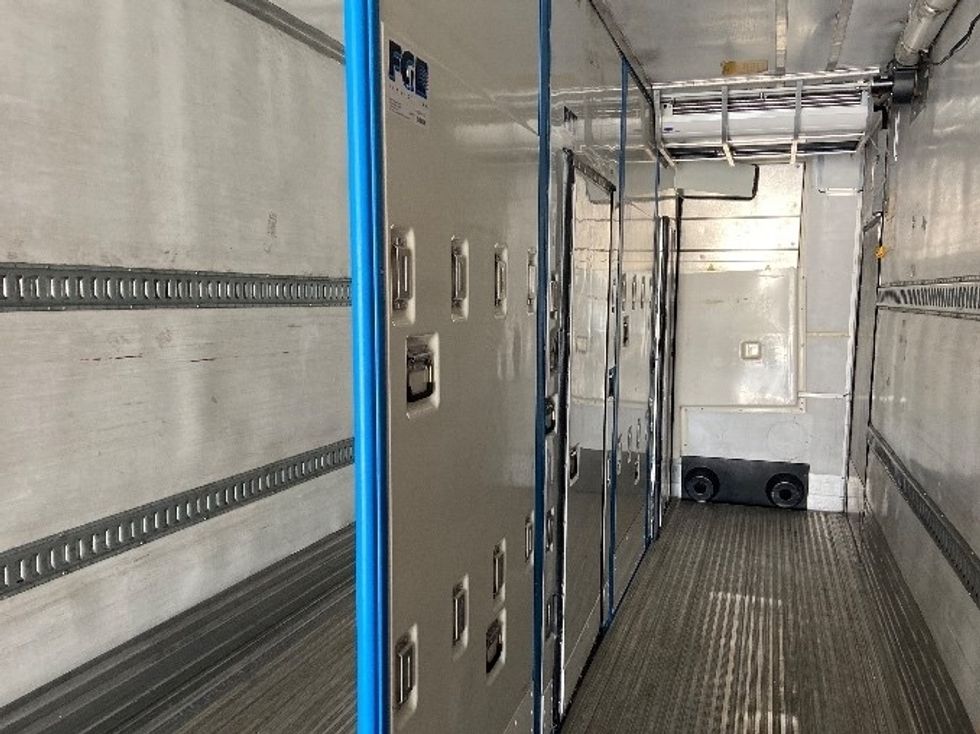 Refrigerated Trailer-Semi Trailers-Utility-2015-Trailer-Katy-TX-591,218\n\t\tmiles-$ 22,000 - Image 10