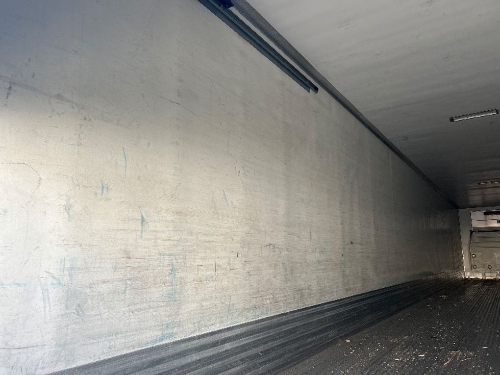 Refrigerated Trailer-Semi Trailers-Utility-2015-Trailer-Kent-WA-406,789\n\t\tmiles-$ 15,000 - Image 9
