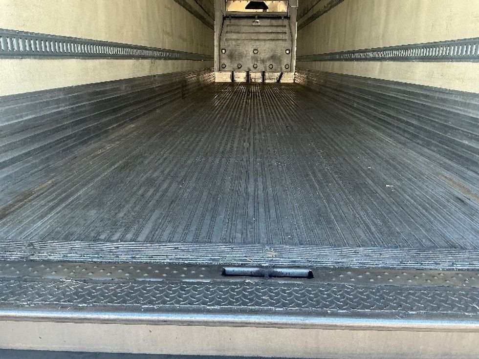 Refrigerated Trailer-Semi Trailers-Utility-2015-Trailer-Orlando-FL-910,192\n\t\tmiles-$ 15,500 - Image 8