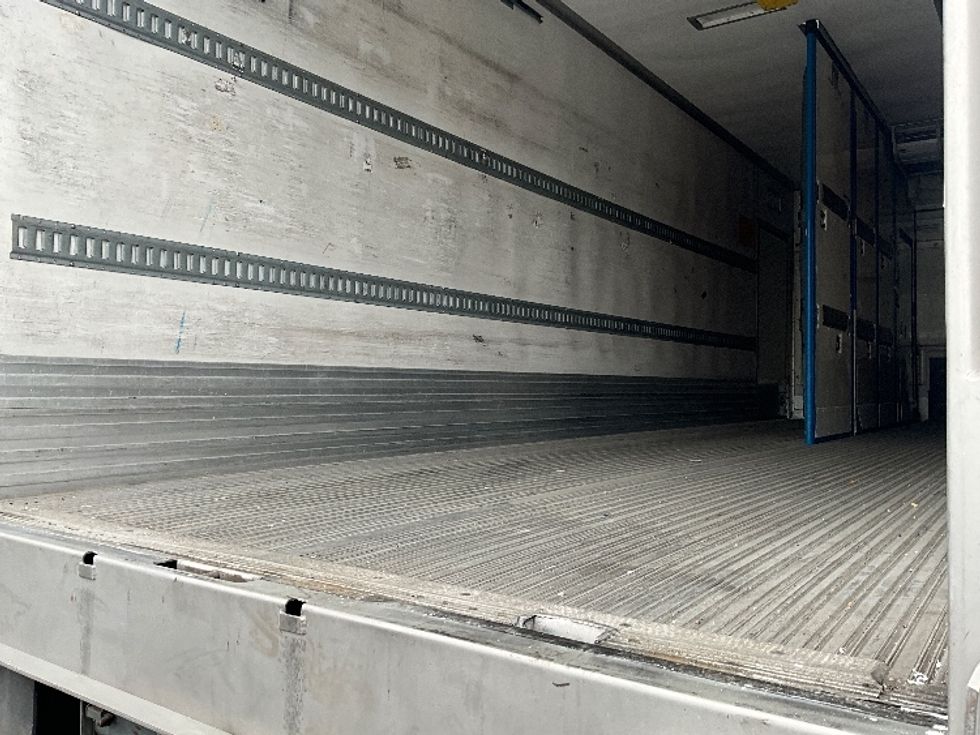 Refrigerated Trailer-Semi Trailers-Utility-2015-Trailer-West Sacramento-CA-366,548\n\t\tmiles-$ 11,000 - Image 9