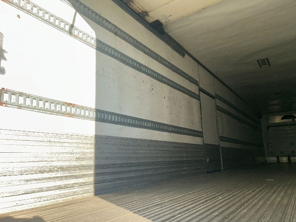 Refrigerated Trailer-Semi Trailers-Utility-2016-Trailer-Fitchburg-MA-303,989\n\t\tmiles-$ 22,000 - Image 8