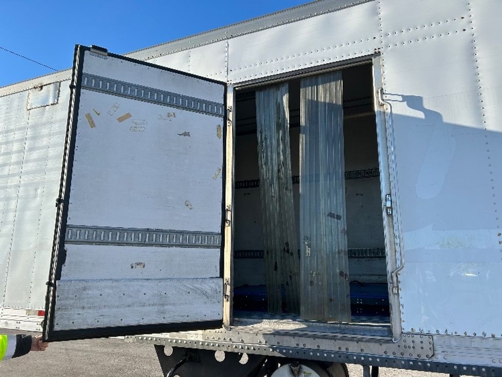 Refrigerated Trailer-Semi Trailers-Utility-2016-Trailer-Flint-MI-1,300,338\n\t\tmiles-$ 22,000 - Image 10