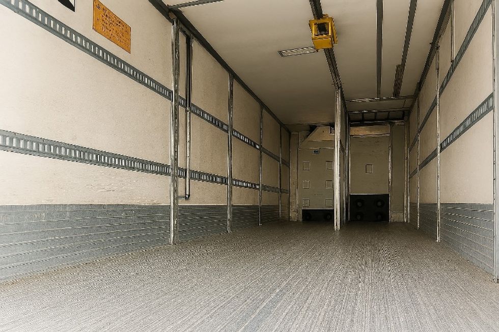 Refrigerated Trailer-Semi Trailers-Utility-2016-Trailer-Louisville-KY-1,045,933\n\t\tmiles-$ 17,000 - Image 9