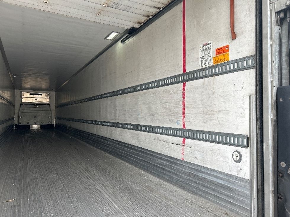 Refrigerated Trailer-Semi Trailers-Utility-2016-Trailer-Louisville-KY-979,082\n\t\tmiles-$ 24,500 - Image 10